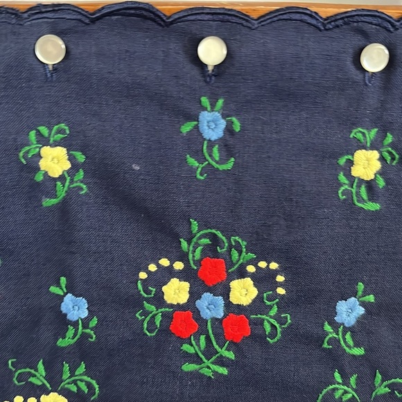 Unique Vintage Spring/Summer Clasp Bag/purse. Navy with Flowers/Wooden Handle - Picture 2 of 5